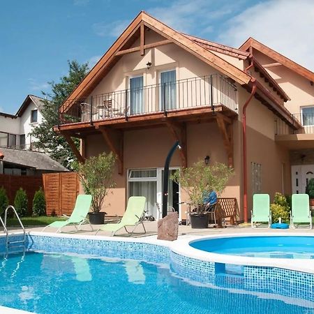 Borostyan Panzio Balatonfuered Bed & Breakfast Екстериор снимка