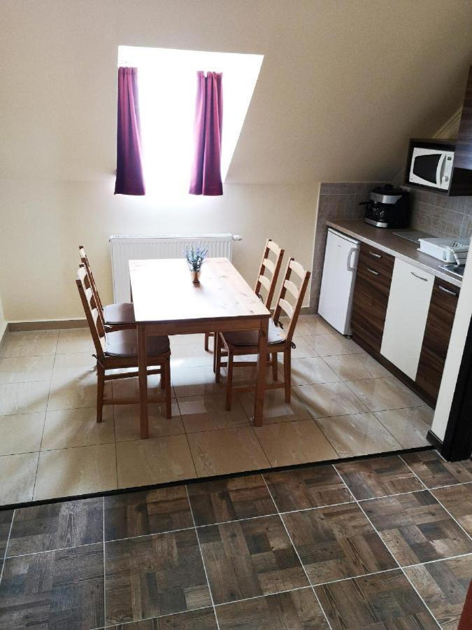 Borostyan Panzio Balatonfuered Bed & Breakfast Екстериор снимка