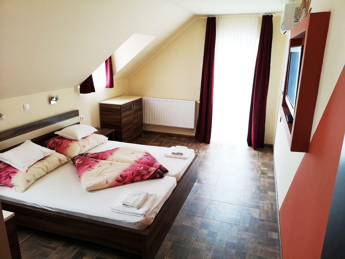 Borostyan Panzio Balatonfuered Bed & Breakfast Екстериор снимка